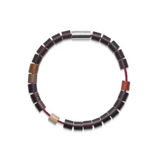Rincon armbånd fra Mads Z i rød nylon med koral, driftwood og sølvlås